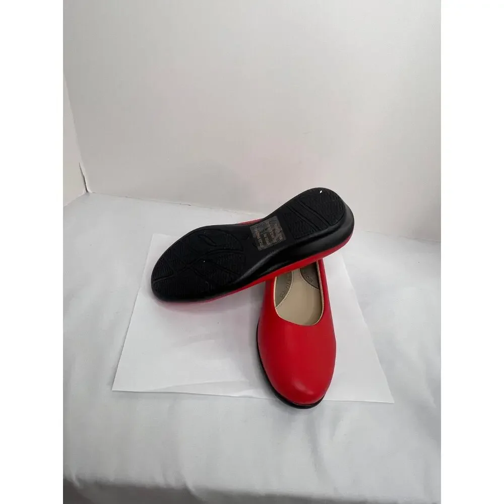 Red Pleather Womens Size 6 1/2 Red Pumps NNB!